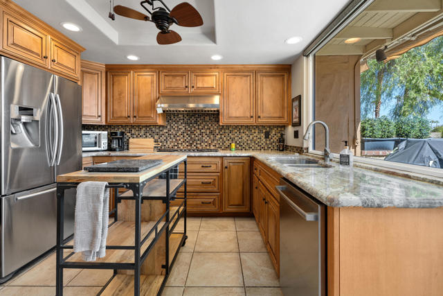 272 Tolosa Circle, Palm Desert, CA 92260