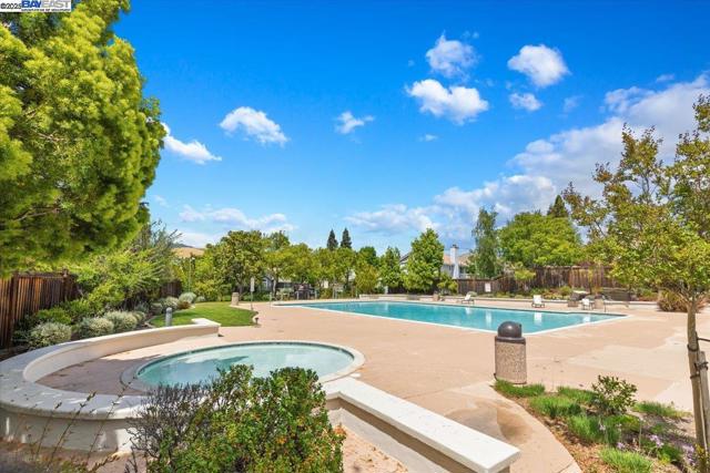 231 Stetson Dr, Danville CA: https://media.crmls.org/mediaz/fe4025a3-afb6-41df-a96c-9eccb01aeb4b.jpg
