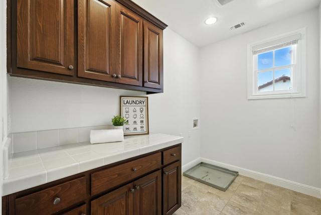 707 Torreya Avenue, Sunnyvale CA: https://media.crmls.org/mediaz/fe40c68d-0d24-490a-94aa-e43a5fb85bf9.jpg