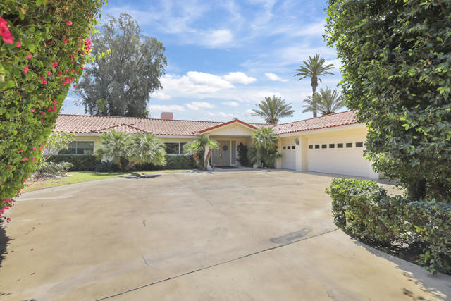 79122 Starlight Lane, Bermuda Dunes CA: https://media.crmls.org/mediaz/fe40e9f1-e050-471d-bb3e-6b503ba88071.jpg