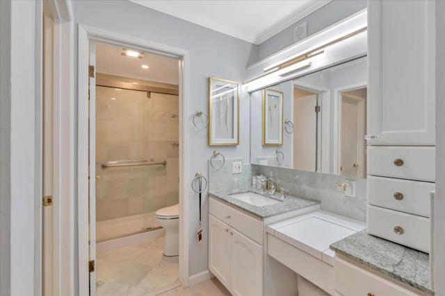 8 admiral, Emeryville CA: https://media.crmls.org/mediaz/fe4157ba-7385-47dd-8ebf-f52db879b84a.jpg