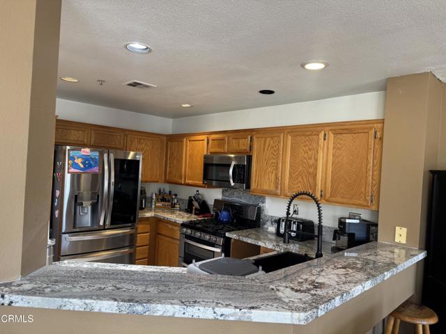Detail Gallery Image 7 of 43 For 1174 Oyster Pl #15,  Oxnard,  CA 93030 - 4 Beds | 2/1 Baths