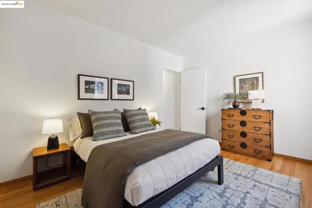 935 Hillside Ave, Albany CA: https://media.crmls.org/mediaz/fe436d94-f72a-4c29-ad39-bd0e5c476e84.jpg