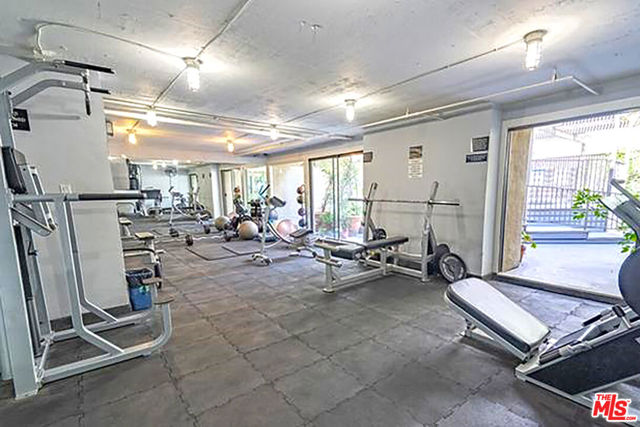 750 N Kings Road, West Hollywood CA: https://media.crmls.org/mediaz/fe43bbef-79c7-4d12-ae46-eb7f7b609c16.jpg