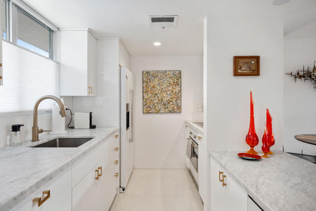 1881 S Araby Drive, Palm Springs CA: https://media.crmls.org/mediaz/fe44501b-e850-42f2-bb6c-a7931e512776.jpg