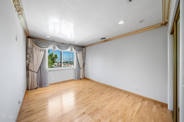 Detail Gallery Image 33 of 43 For 1118 Oberlin Dr, Glendale,  CA 91205 - 3 Beds | 2/1 Baths