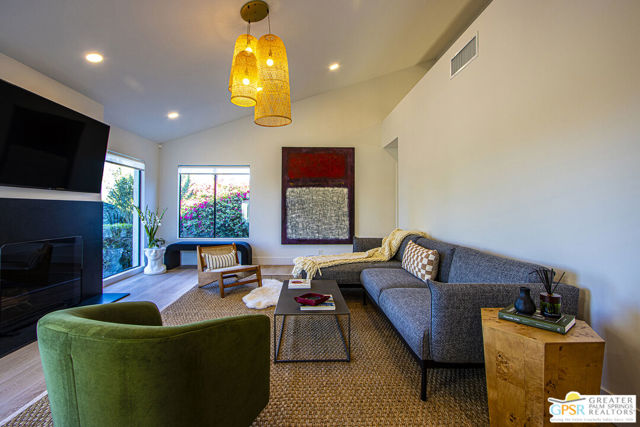 72827 Haystack Road, Palm Desert CA: https://media.crmls.org/mediaz/fe44ac62-fffe-41fd-bc41-be3c9f113149.jpg