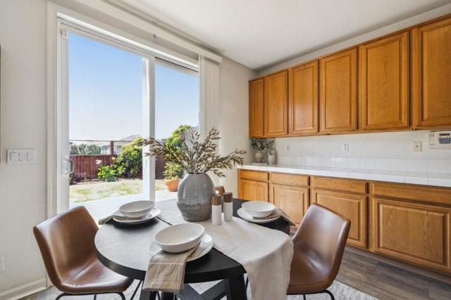 4276 Bay Crest Circle, Seaside CA: https://media.crmls.org/mediaz/fe44f134-0f41-4d27-962b-9423ede169f2.jpg