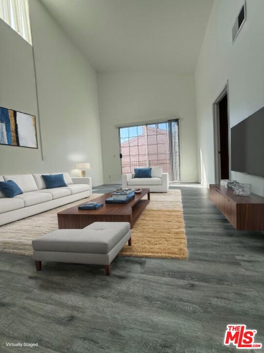 621 N Bronson Avenue #202