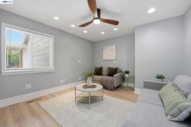 1782 Whitecliff Way, Walnut Creek CA: https://media.crmls.org/mediaz/fe4541bc-55ec-4cee-b8b7-1306178eb418.jpg