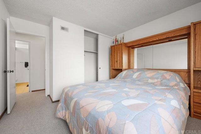 1079 Las Rosas Court, Chula Vista CA: https://media.crmls.org/mediaz/fe46726b-1af9-428f-87e4-bf99132bed47.jpg