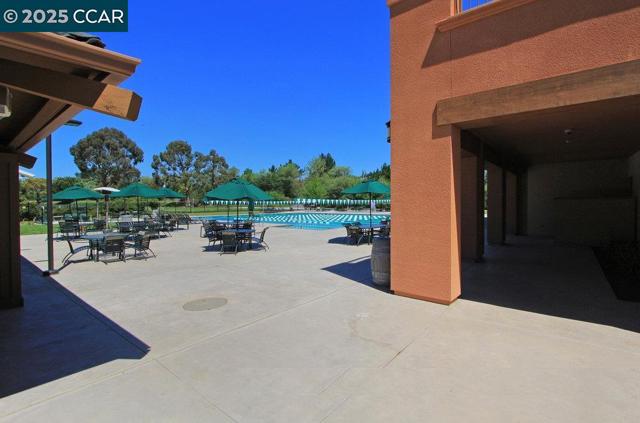 1716 Saint Andrews Drive, Moraga CA: https://media.crmls.org/mediaz/fe4681d7-9a48-4c4c-bfe5-f991e136235f.jpg