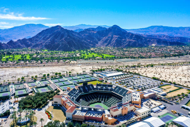 77576 Calle Las Brisas N, Palm Desert CA: https://media.crmls.org/mediaz/fe469623-1d70-443e-9654-5c23aeb42d3d.jpg