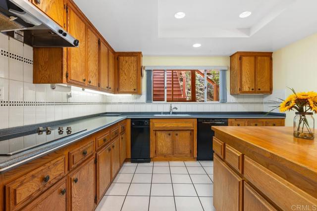 Detail Gallery Image 18 of 59 For 28444 Fallen Tree Ln, Escondido,  CA 92026 - 3 Beds | 2/1 Baths