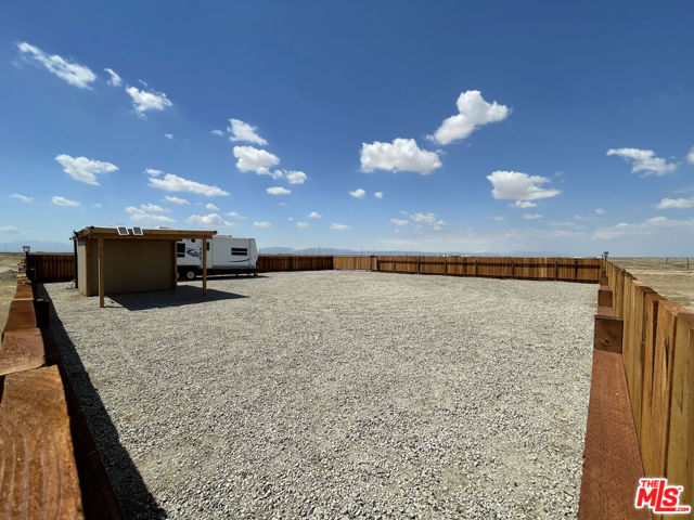 55 E Avenue D4, Lancaster CA: https://media.crmls.org/mediaz/fe4858f2-e8ce-432a-b921-c09312817a7c.jpg