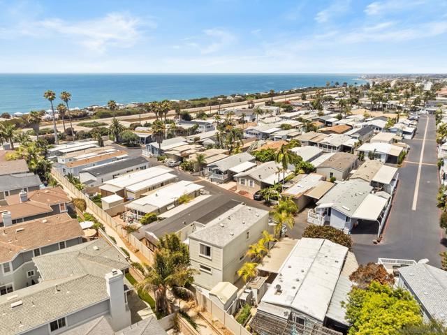 6550 Ponto Dr, Carlsbad CA: https://media.crmls.org/mediaz/fe48b6a7-4449-4afd-ac4a-ea3099ac595e.jpg