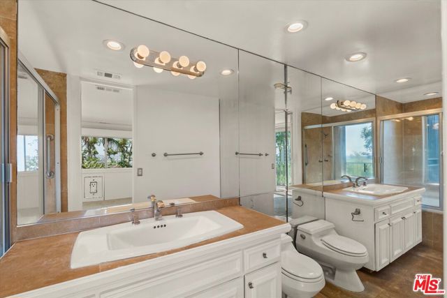 1237 Hilldale Avenue, West Hollywood CA: https://media.crmls.org/mediaz/fe48f6a1-3ba4-464d-a774-a5c006bbead6.jpg