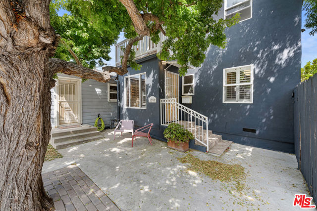 1205 Appleton Way, Venice CA: https://media.crmls.org/mediaz/fe491a6f-cc53-4fe7-83a2-dfe91d02d5e1.jpg