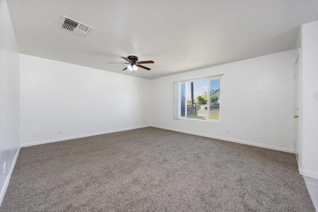 132 Center, Taft CA: https://media.crmls.org/mediaz/fe497c66-15de-4f3f-b168-8bd5439dc4db.jpg