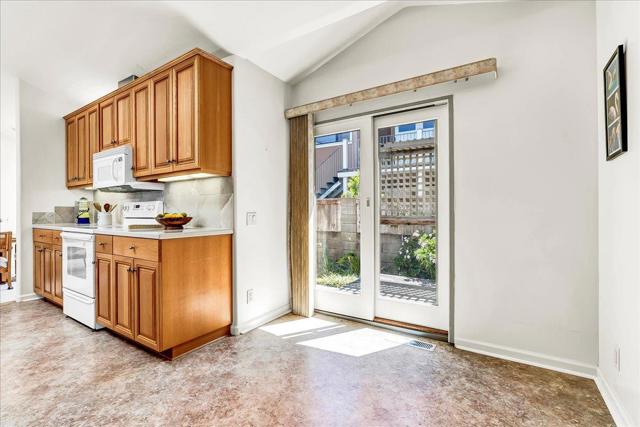 1037 Shell Avenue, Pacific Grove CA: https://media.crmls.org/mediaz/fe4ad78e-5a2a-4b2f-a928-bfe960e49816.jpg