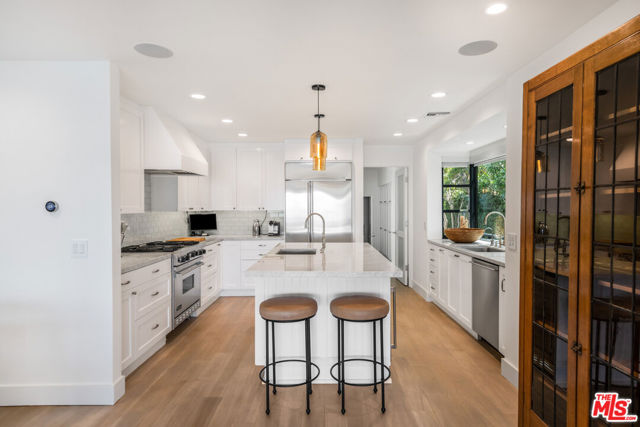 7089 Birdview Avenue, Malibu CA: https://media.crmls.org/mediaz/fe4b3993-ea32-45c2-adb3-add2b5ffacf2.jpg