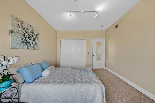 3246 21st Street, San Francisco CA: https://media.crmls.org/mediaz/fe4b82eb-0112-4a66-9c04-49f1a04b8c0f.jpg