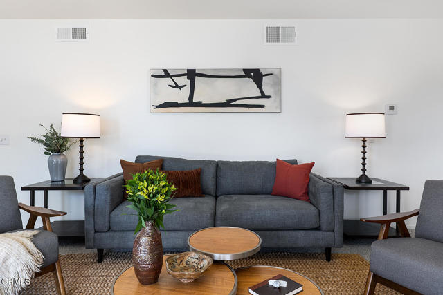 Detail Gallery Image 6 of 24 For 972 E California Bld #201,  Pasadena,  CA 91106 - 2 Beds | 2 Baths