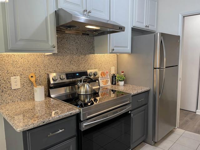 Image 3 of 17 For 3750 Harrison 103