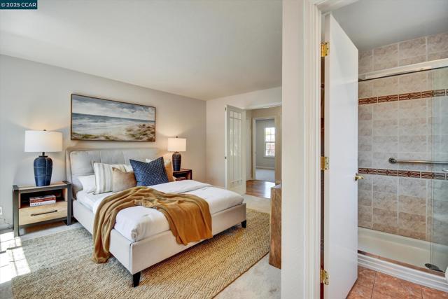 423 Casa Del Mar Dr, Half Moon Bay CA: https://media.crmls.org/mediaz/fe4c60b1-1fea-4eca-bc19-9c675f113a43.jpg