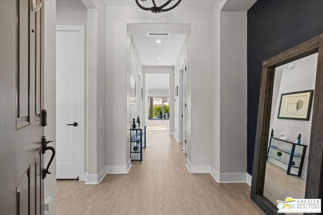 17 Cork Tree, Rancho Mirage CA: https://media.crmls.org/mediaz/fe4d0533-01cf-4660-9691-70d2a5af8da9.jpg