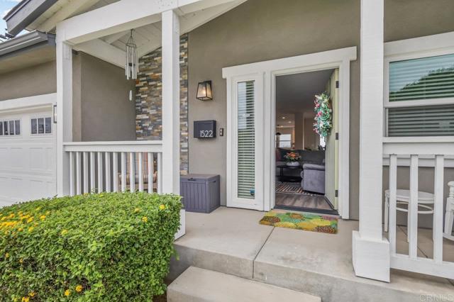 Detail Gallery Image 4 of 48 For 1522 Elevation Rd, San Diego,  CA 92110 - 3 Beds | 3/1 Baths
