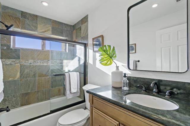 303 Lakeview Way, Redwood City CA: https://media.crmls.org/mediaz/fe4d5aec-49d4-4741-a0e9-c255d2a46283.jpg