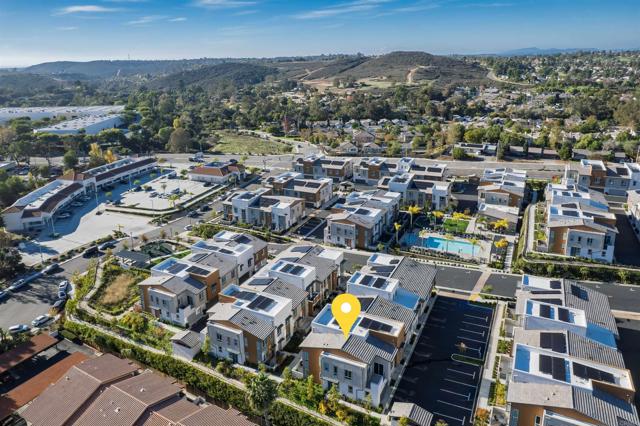 Detail Gallery Image 32 of 34 For 953 Radcliffe Trl, Vista,  CA 92081 - 2 Beds | 2 Baths