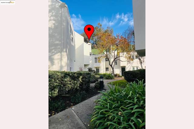 95 Mozden Ln, Pleasant Hill CA: https://media.crmls.org/mediaz/fe4eb8d7-106a-4724-9ca0-904ddf12a840.jpg