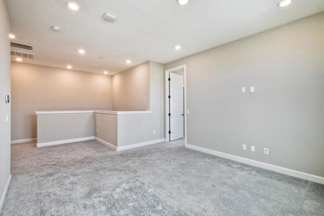 1097 Delpy View Point, Vista CA: https://media.crmls.org/mediaz/fe4f396e-2938-4717-b25f-3d869974090f.jpg