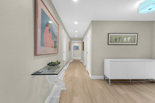 910 Island Drive, Rancho Mirage CA: https://media.crmls.org/mediaz/fe4f3d22-f9ab-4d59-9812-baca899870ac.jpg