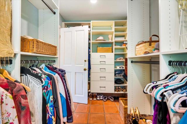 515 Del Oro Drive, Ojai CA: https://media.crmls.org/mediaz/fe4f555e-49f0-416d-b74b-ef2385710293.jpg