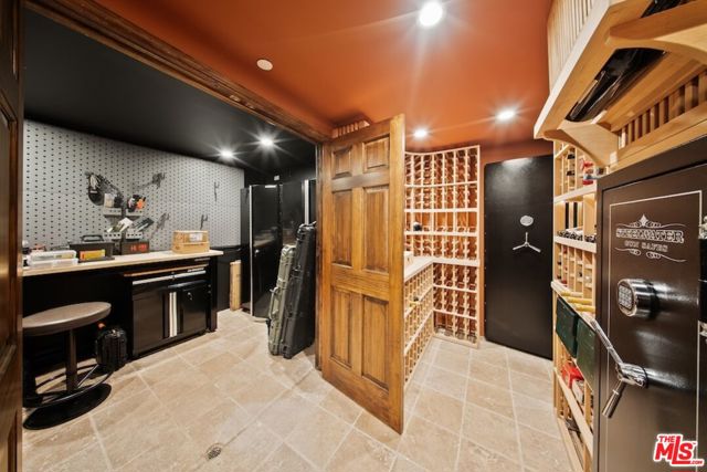 23593 Park South Street, Calabasas CA: https://media.crmls.org/mediaz/fe500fad-640f-435f-bd06-ba04a0617541.jpg