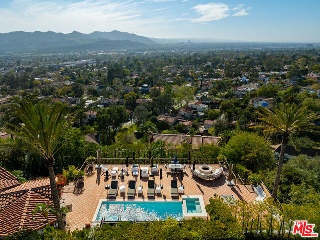 330 Kempton Road, Glendale CA: https://media.crmls.org/mediaz/fe506c22-0b49-48a9-aa8b-1f76ab957fb3.jpg