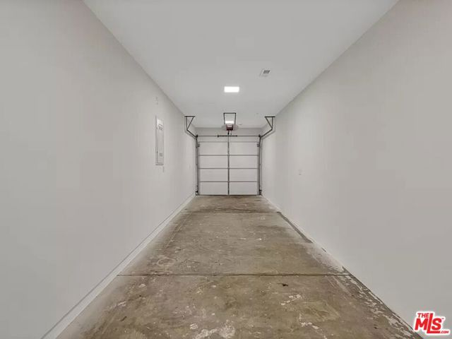 5752 Kester Avenue, Van Nuys CA: https://media.crmls.org/mediaz/fe50deec-2ad3-47bc-bd2c-c21fd588f4d6.jpg