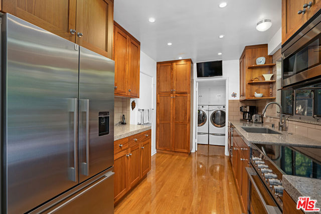 1750 Silverwood Terrace photo 12