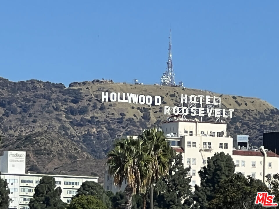 https://media.crmls.org/mediaz/fe518154-3a4c-4113-89ce-35d4471dc67a.jpg?preset=X-Large