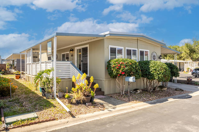 117 Don Felipe Way, Ojai CA: https://media.crmls.org/mediaz/fe519c7b-8e73-434a-9668-8be7f88164ba.jpg