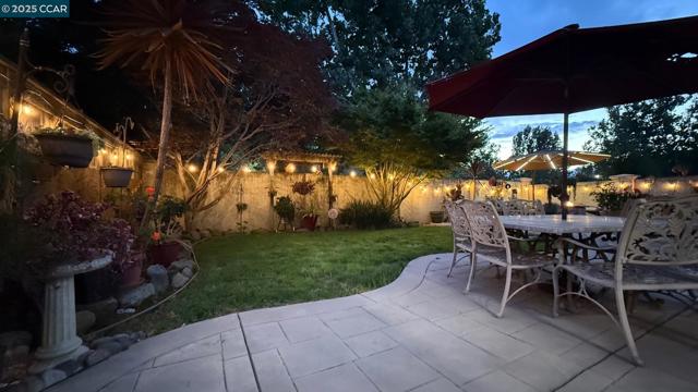 1033 LANTERN BAY, Hercules CA: https://media.crmls.org/mediaz/fe51c431-6ea4-4c6d-b0b4-e26fdb928d36.jpg