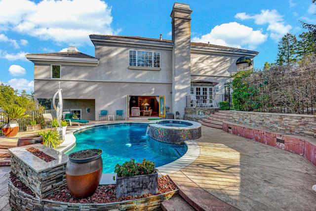 8451 Goldenrod Circle, Gilroy CA: https://media.crmls.org/mediaz/fe521f54-4763-4643-97d7-fb485e559ba6.jpg
