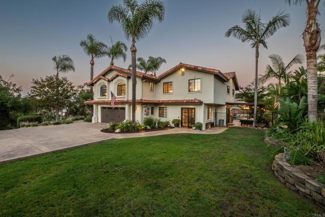 Detail Gallery Image 3 of 21 For 1210 Cypress Dr, Vista,  CA 92084 - 5 Beds | 4 Baths