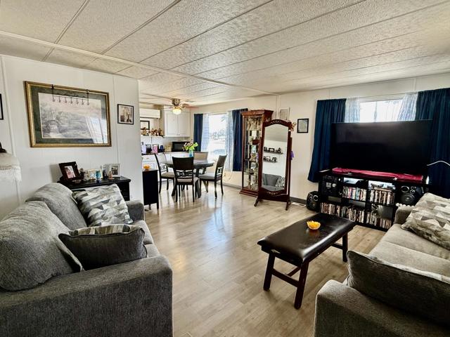 32220 San Miguelito Drive, Thousand Palms CA: https://media.crmls.org/mediaz/fe52b814-14ee-4b85-bba3-346d9863ee8a.jpg