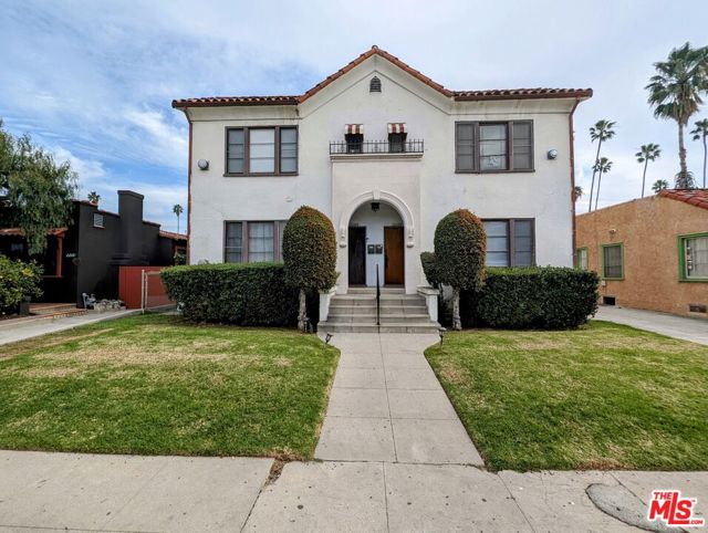 2216 Vineyard Ave, Los Angeles, CA 90016