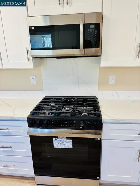 1011 Harbor View Dr, Martinez CA: https://media.crmls.org/mediaz/fe52dfd5-13db-41e0-9fbd-127b67ada811.jpg