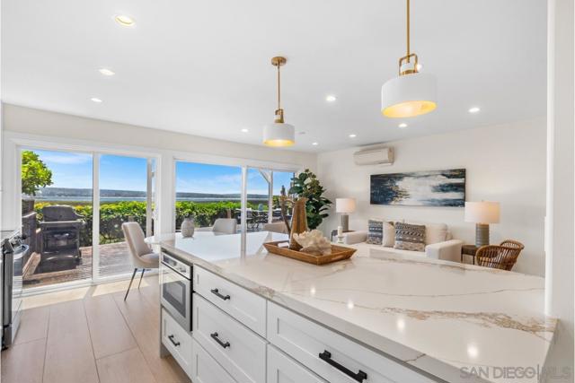 4007 Crown Point Drive, San Diego CA: https://media.crmls.org/mediaz/fe530518-e30d-4c64-9a08-2ac2405dbe8a.jpg